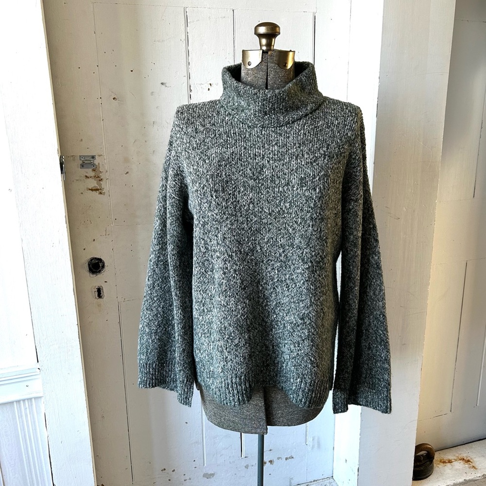 Cable & Gauge Green Heather Mock Turtleneck Sweater
